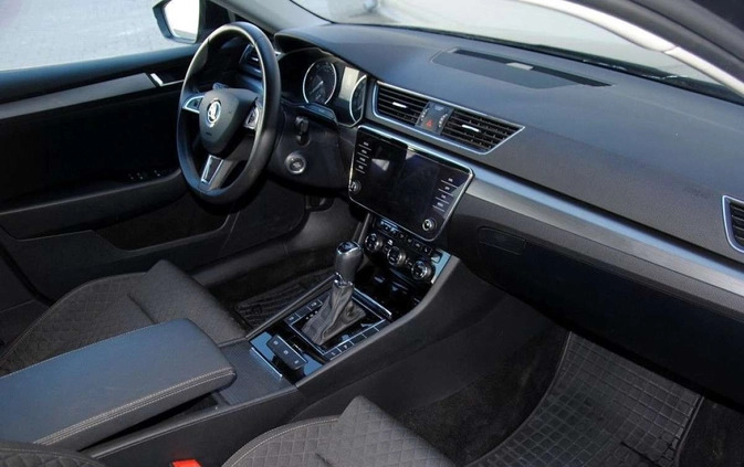 Skoda Superb cena 89900 przebieg: 182500, rok produkcji 2019 z Morąg małe 154